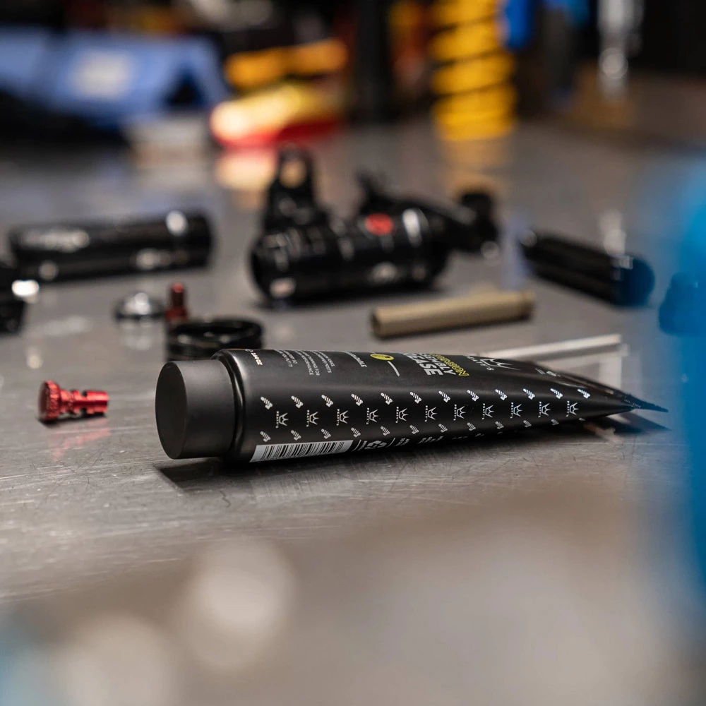 Peaty's Suspension Assembly Grease 4 Peaty's Suspension Assembly Grease – Image 2