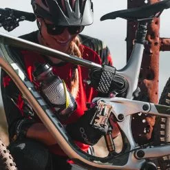 Lezyne Super SV22 Multitool 10 Lezyne Super SV22 Multitool -Topeak Soldes lezyne 1 MT SPRSV 22V106 Super SV22 Multitool 4